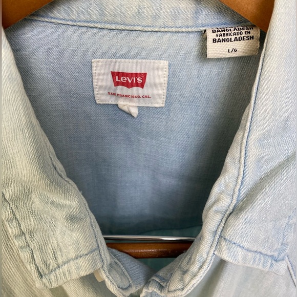 Levi's Sky Blue Western Denim Button-Up Shirt - Picture 3 of 3